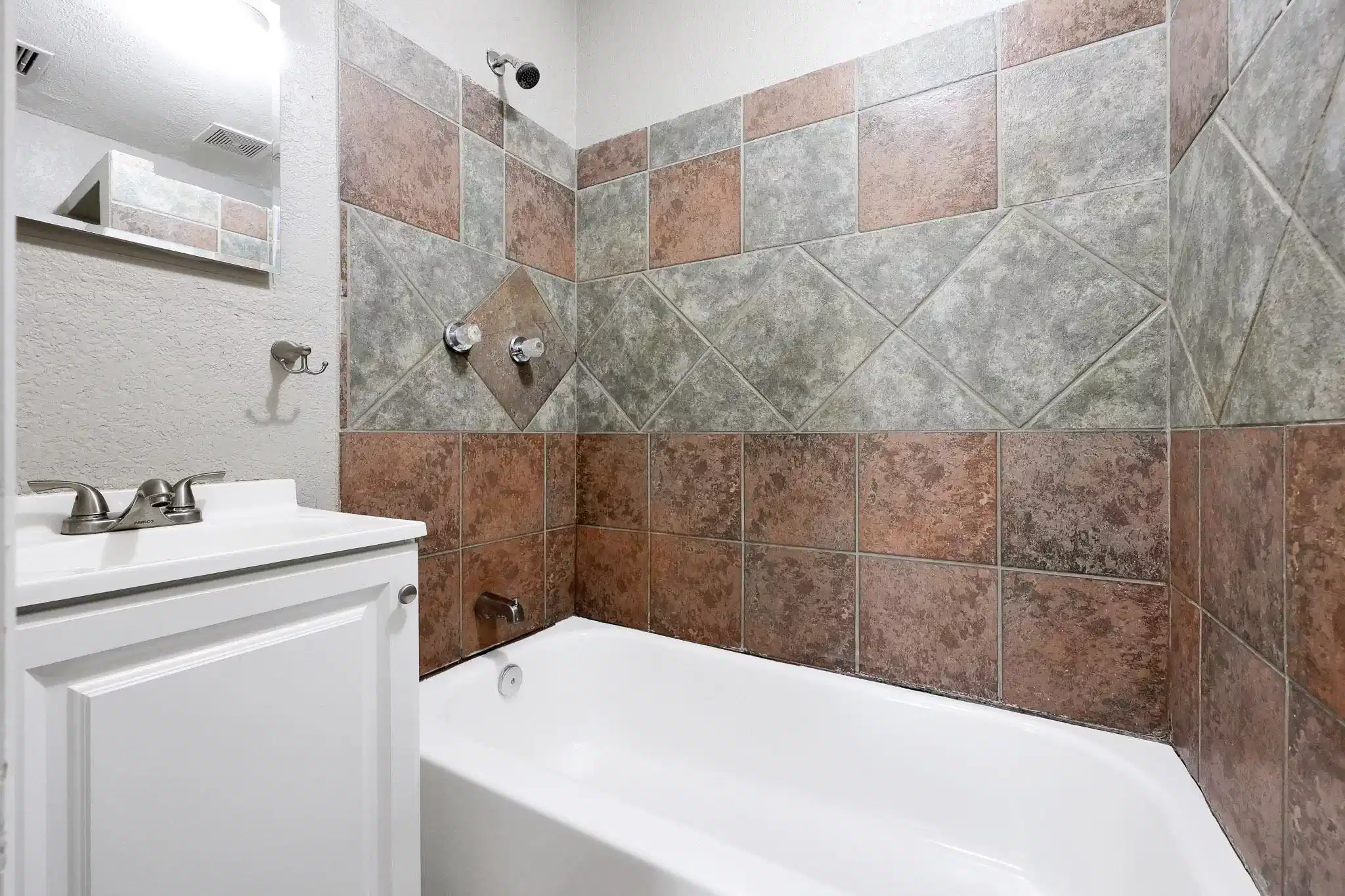 PDP 85035, Phoenix  - Phoenix, Arizona, United States - #23819 : Room in 9 Bed 3 Bath - Bathroom