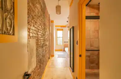 Common Area?w=400&h=260&fit=crop&q=40&auto=format&trim=auto