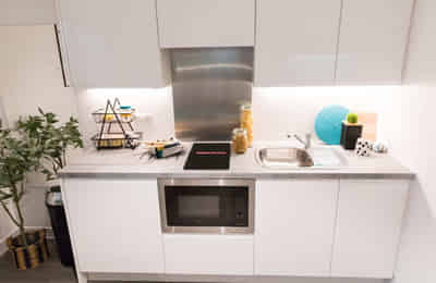 Amenities?w=400&h=260&fit=crop&q=40&auto=format&trim=auto