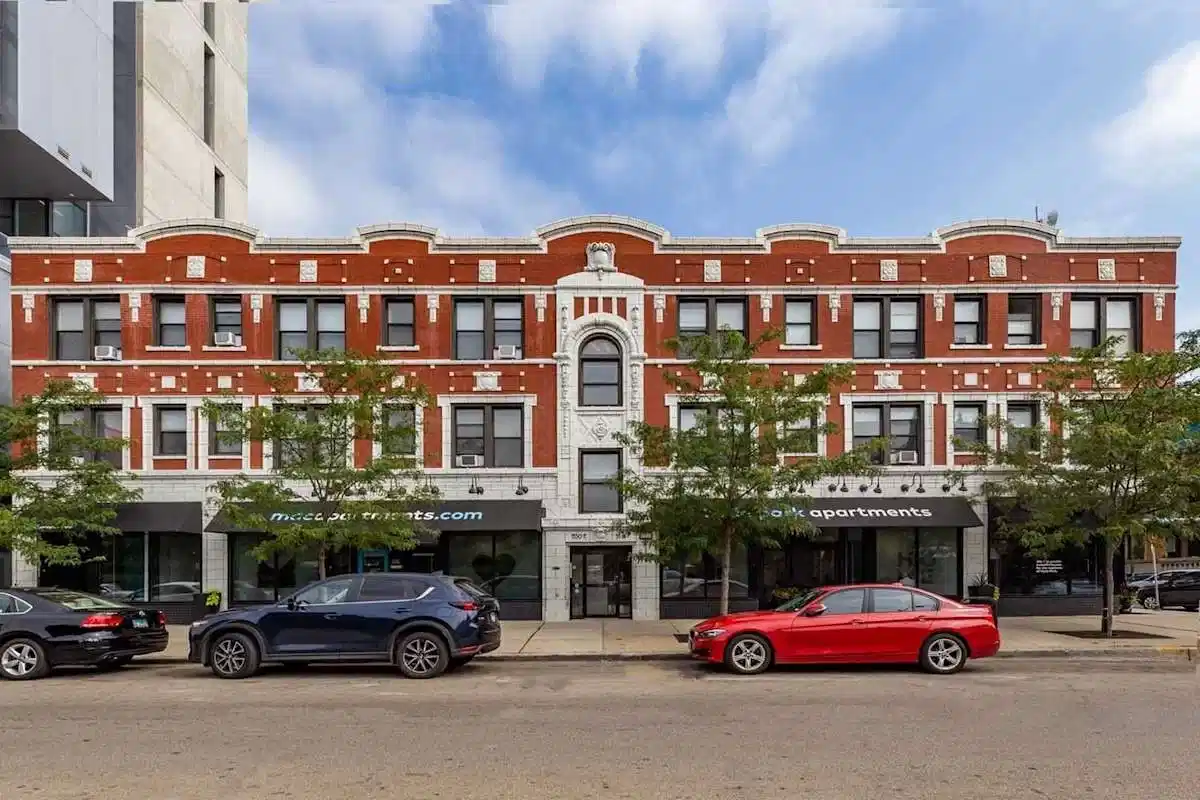 Kenwood Court, Chicago - Chicago, Illinois, United States - Exterior