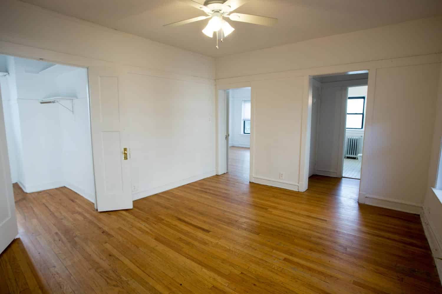 Common Area?w=400&h=260&fit=crop&q=40&auto=format&trim=auto