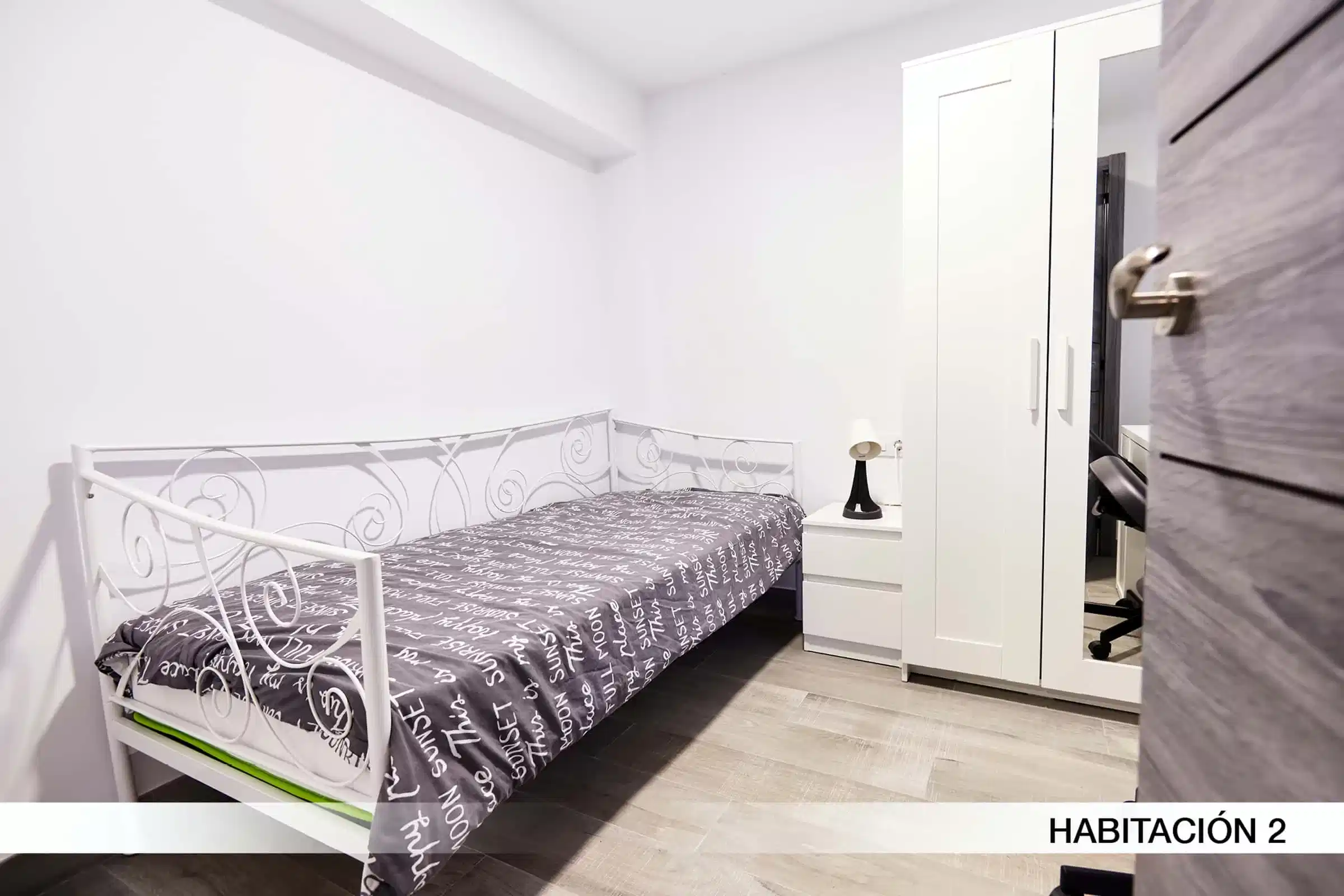 SPC 41009, Sevilla - Seville, Spain - #101682: Room in 2 Bedroom 1 Bathroom (Avenida Doctor Fedriani) - Bedroom