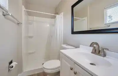PDP 85017, Phoenix - Phoenix, Arizona, United States - #24972: Room in 10 Bed 3 Bath - Bathroom