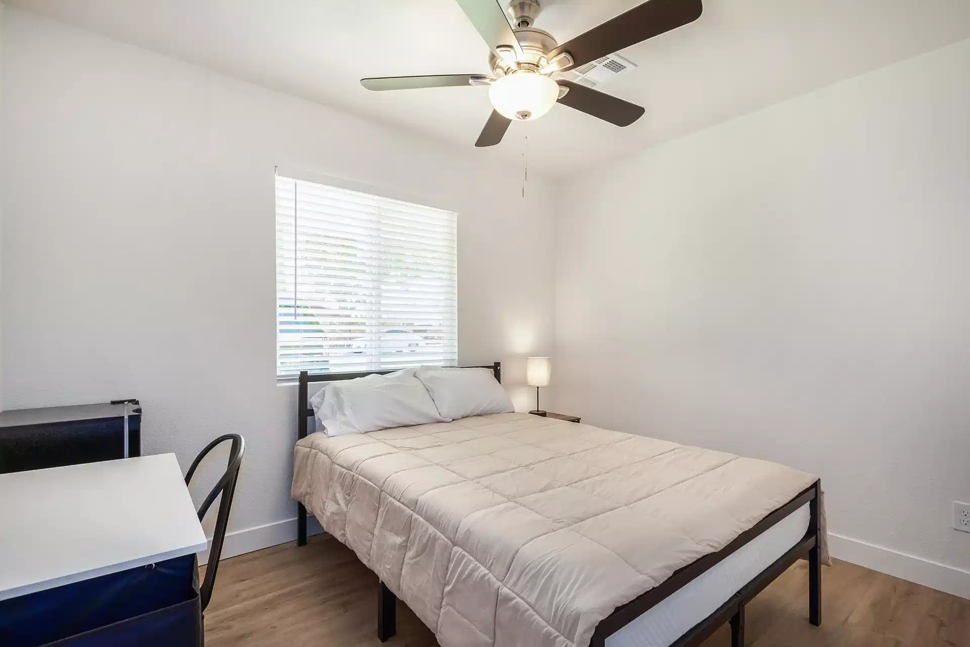 #12796: Room in 8 Bed 3 Bath - Bedroom?w=400&h=260&fit=crop&q=40&auto=format&trim=auto