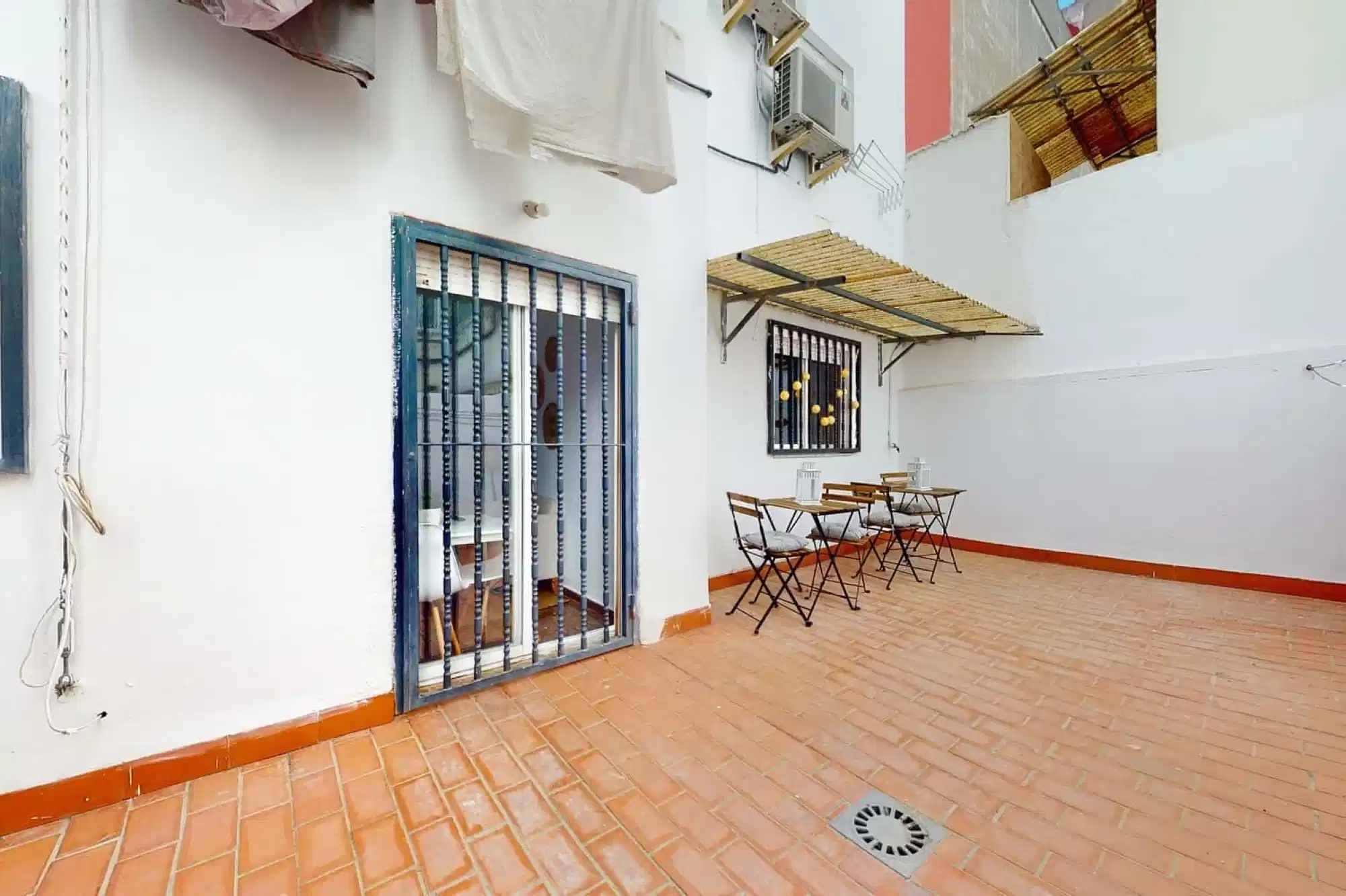 SPC 46024, Valencia - Valencia, Spain - Exterior