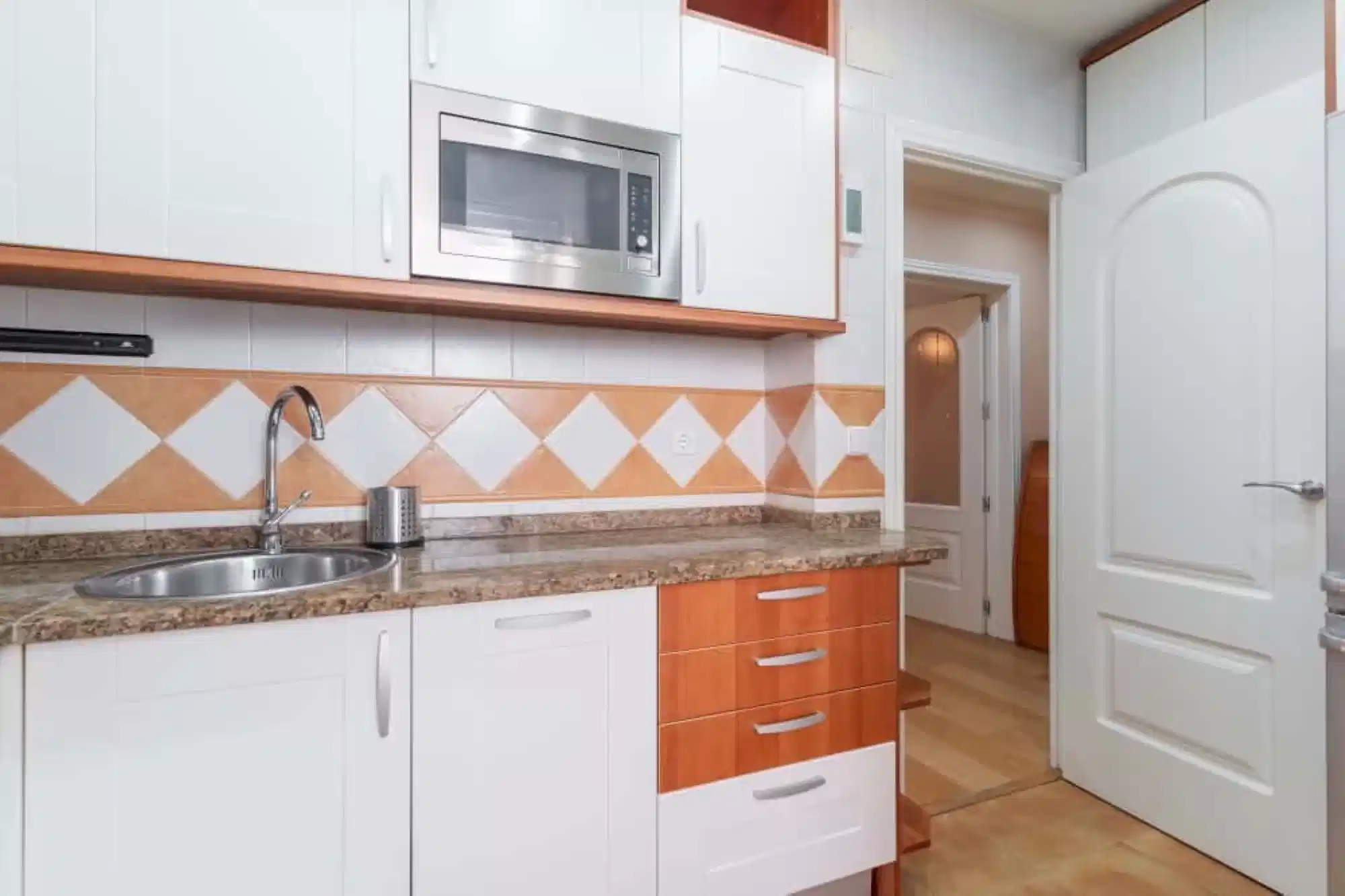 #184890: Room in 3 Bedroom 1 Bathroom (Calle De López De Hoyos) - Kitchen?w=400&h=260&fit=crop&q=40&auto=format&trim=auto