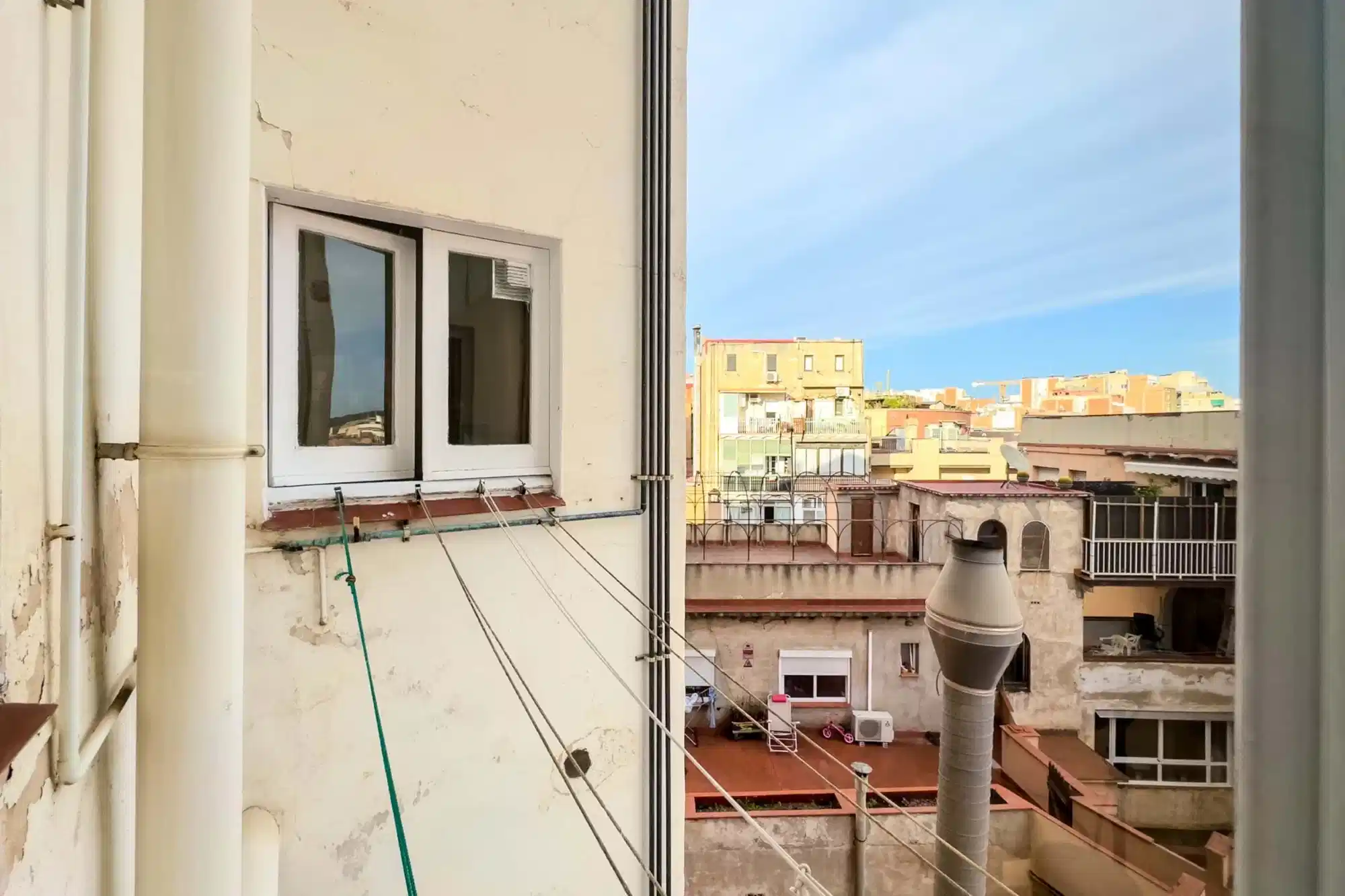 SPC 8930, Sant Adrià de Besòs - Sant Adrià de Besòs, Spain - Exterior