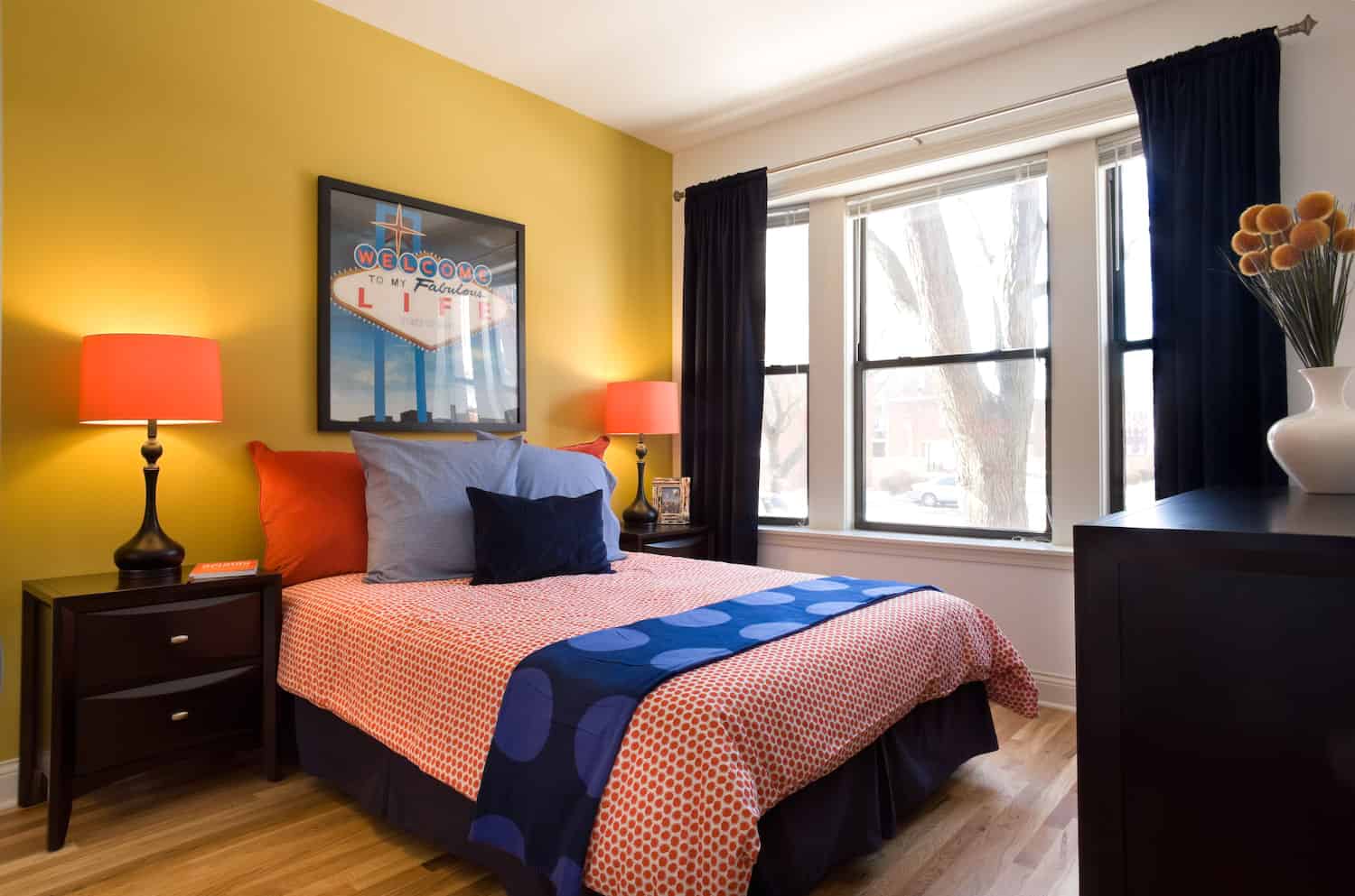 5301-5307 S. Maryland Avenue, Chicago - Chicago, Illinois, United States - Bedroom