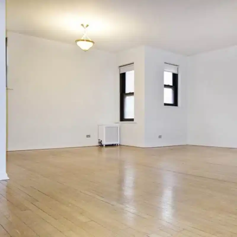 5409 S. Blackstone, Chicago - Chicago, Illinois, United States - Room