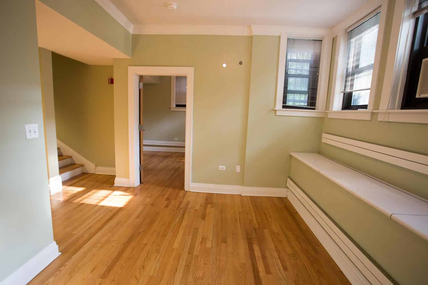 Bathroom?w=400&h=260&fit=crop&q=40&auto=format&trim=auto