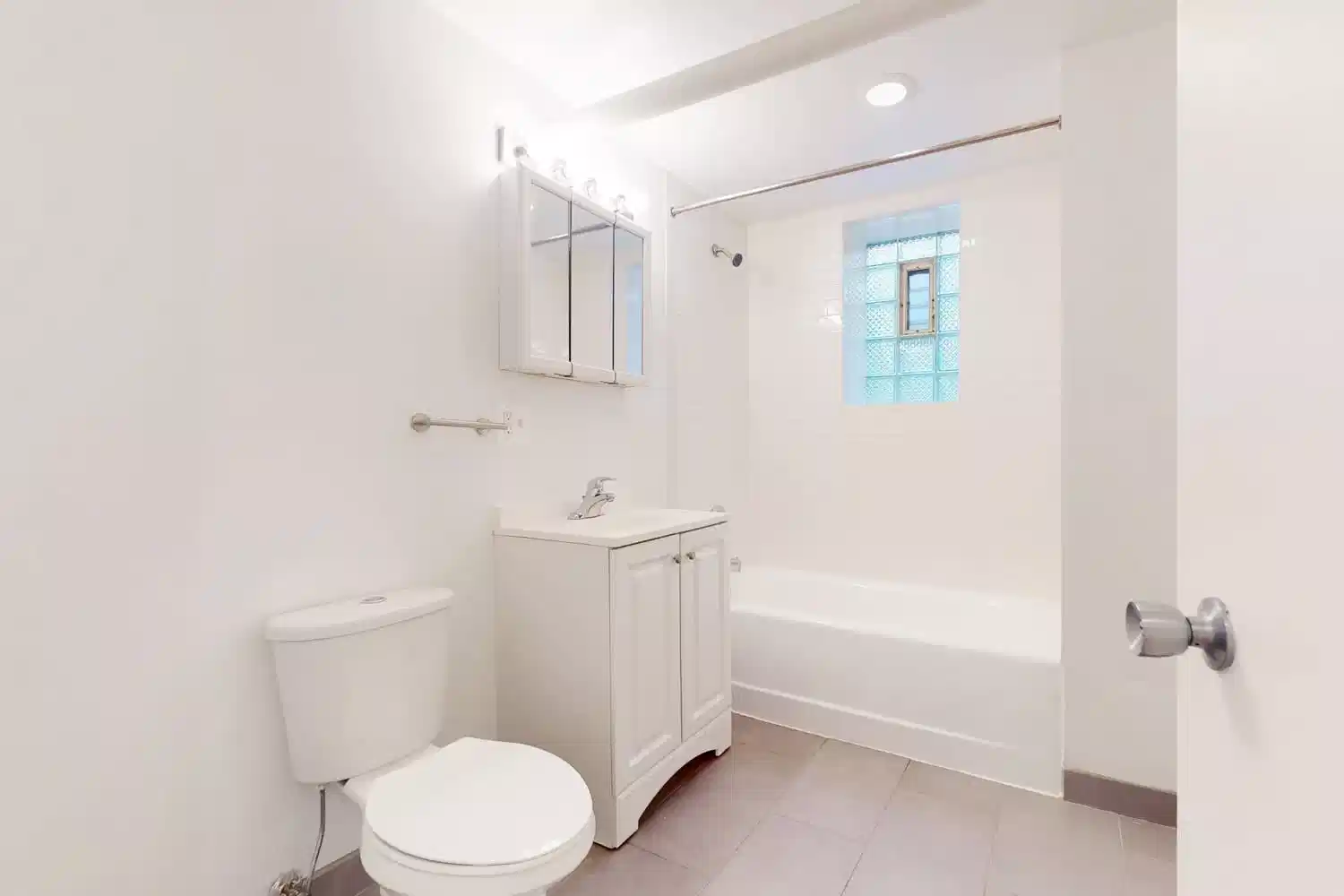 1358 E. 58th Street, Chicago - Chicago, Illinois, United States - Bathroom