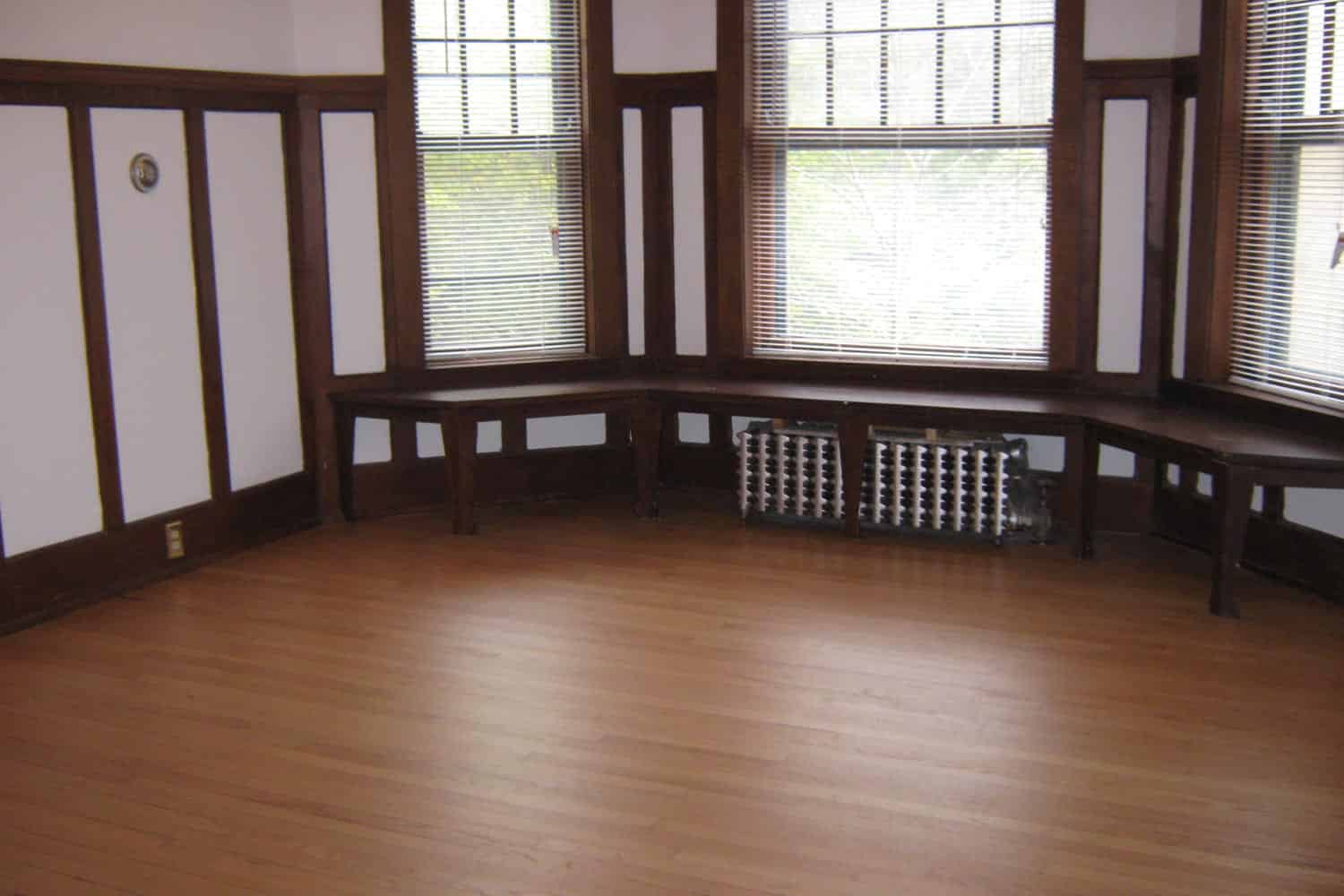 Kitchen?w=400&h=260&fit=crop&q=40&auto=format&trim=auto