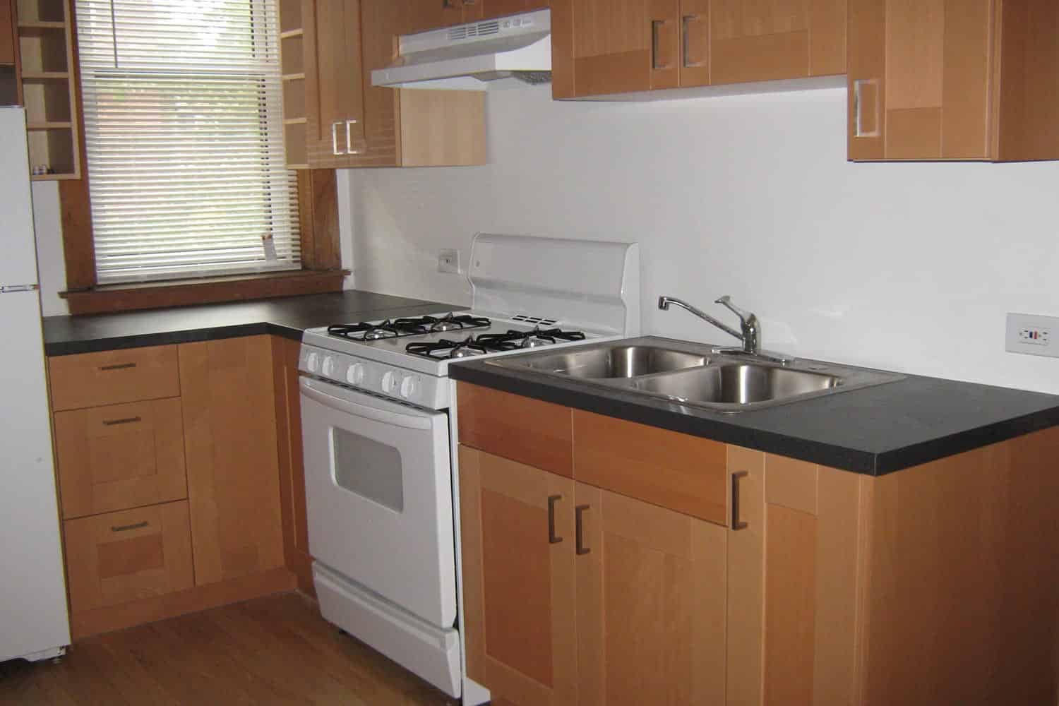 5700 S. Blackstone Avenue, Chicago - Chicago, Illinois, United States - Kitchen
