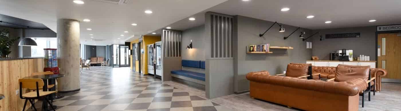 dobbies-point-glasgow-ensuite-3-min (1)?w=400&h=260&fit=crop&q=40&auto=format&trim=auto