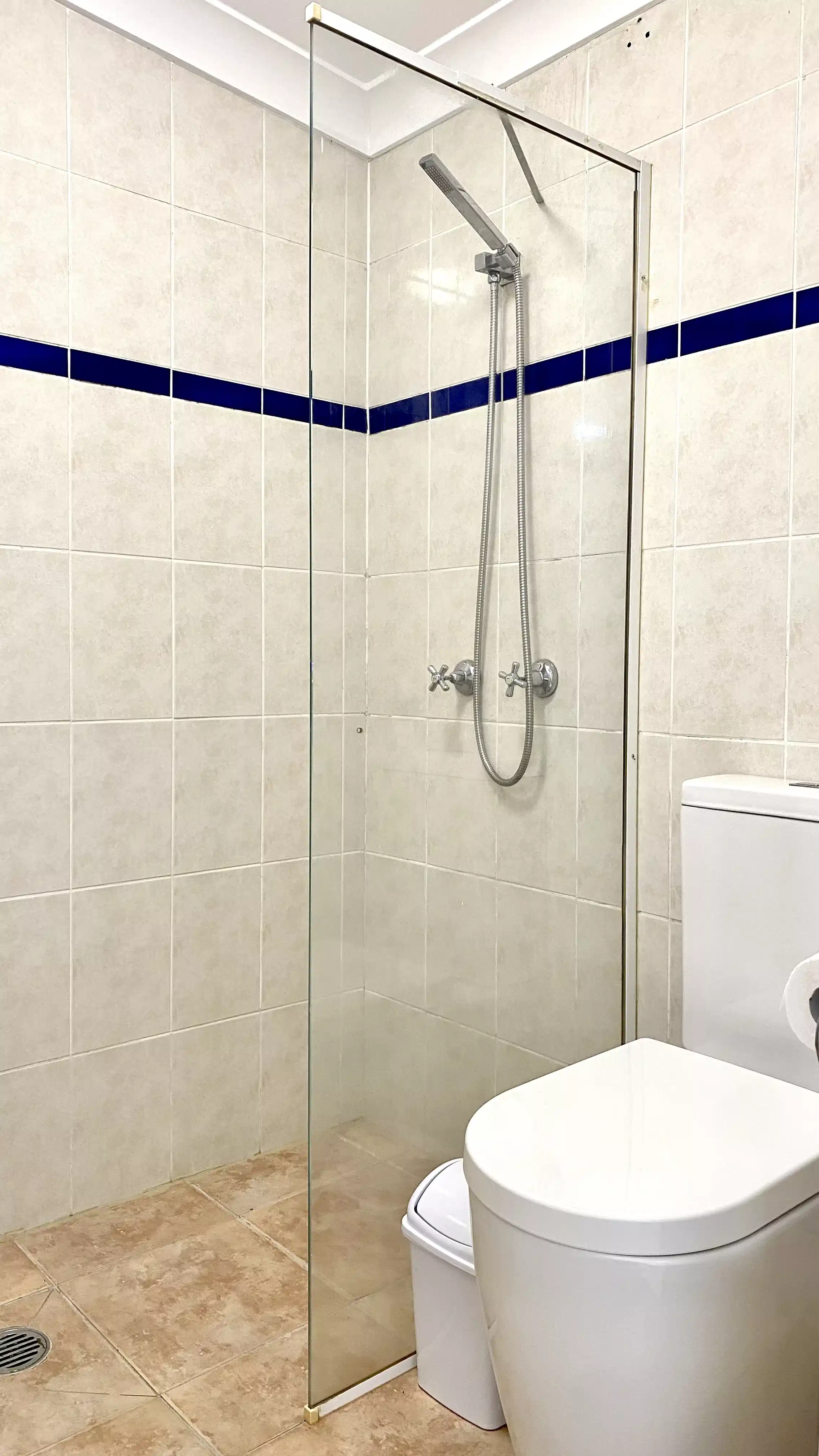 Kitchen?w=400&h=260&fit=crop&q=40&auto=format&trim=auto