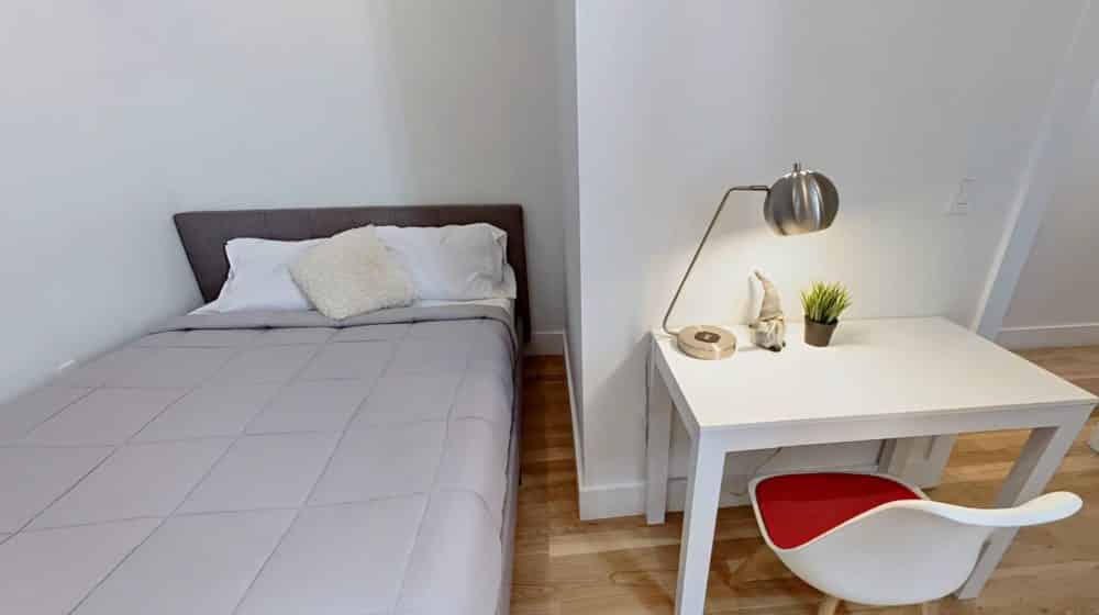 Bedroom?w=400&h=260&fit=crop&q=40&auto=format&trim=auto