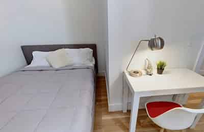 Bedroom?w=400&h=260&fit=crop&q=40&auto=format&trim=auto