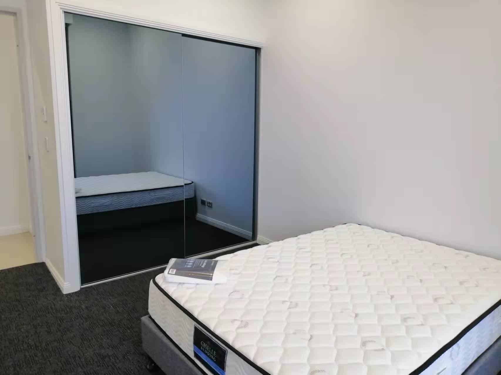 Amenities?w=400&h=260&fit=crop&q=40&auto=format&trim=auto