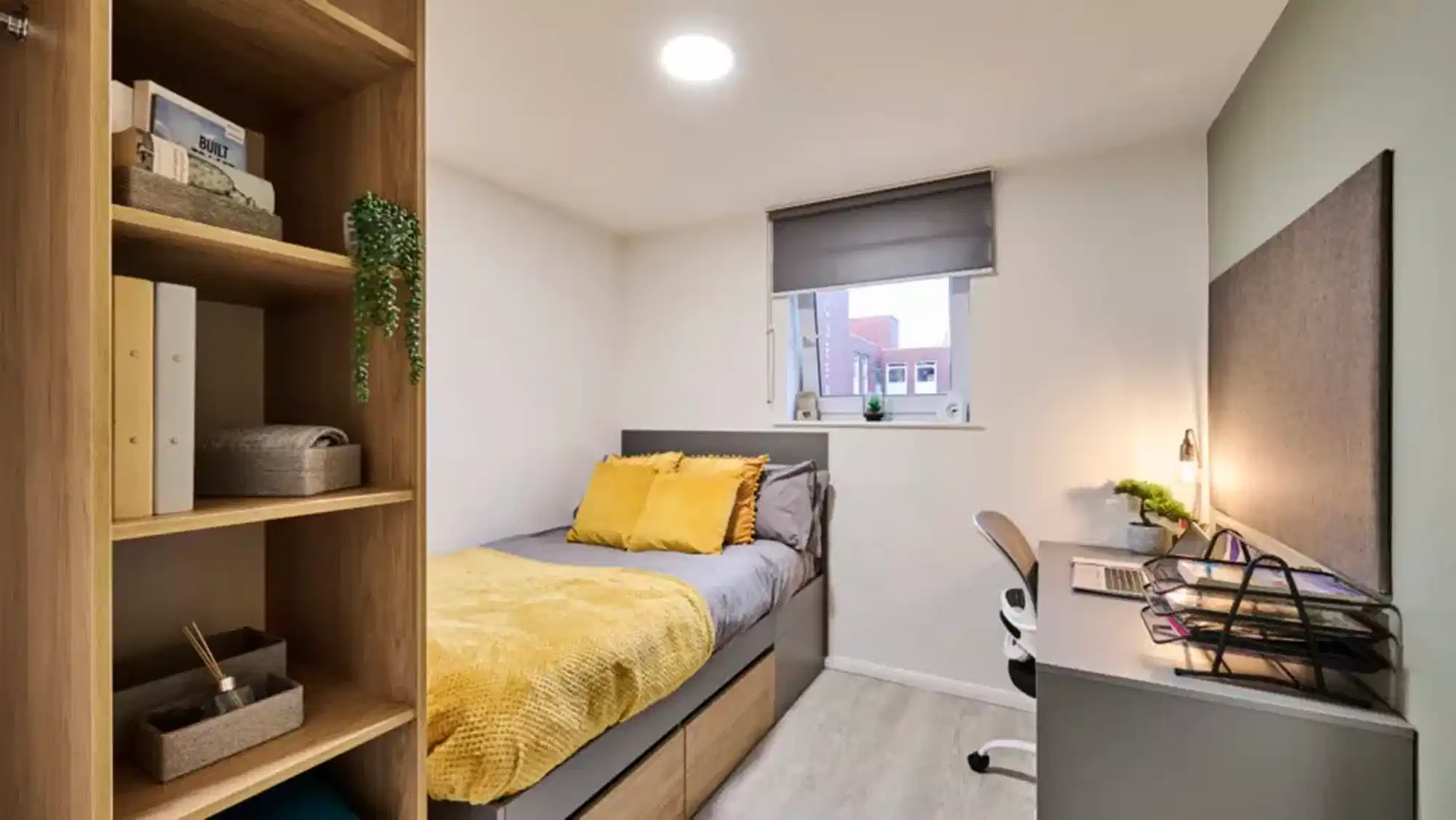 Bedroom?w=400&h=260&fit=crop&q=40&auto=format&trim=auto