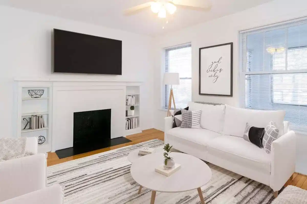 5416 S. Woodlawn Avenue, Chicago - Chicago, Illinois, United States - Common Area