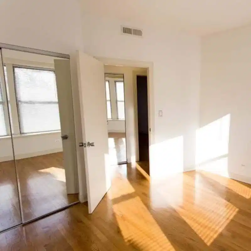 5401-5409 S. Cottage Grove Avenue, Chicago - Chicago, Illinois, United States - Room