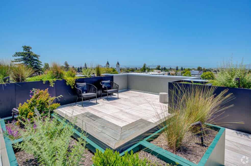 Amenities?w=400&h=260&fit=crop&q=40&auto=format&trim=auto