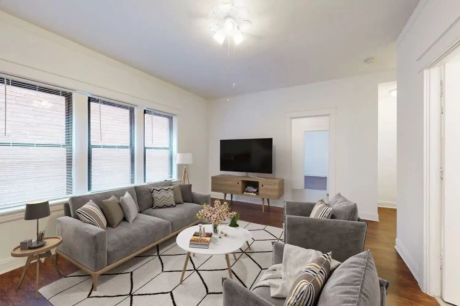 5528-5532 S. Everett Avenue, Chicago - Chicago, Illinois, United States - Common Area