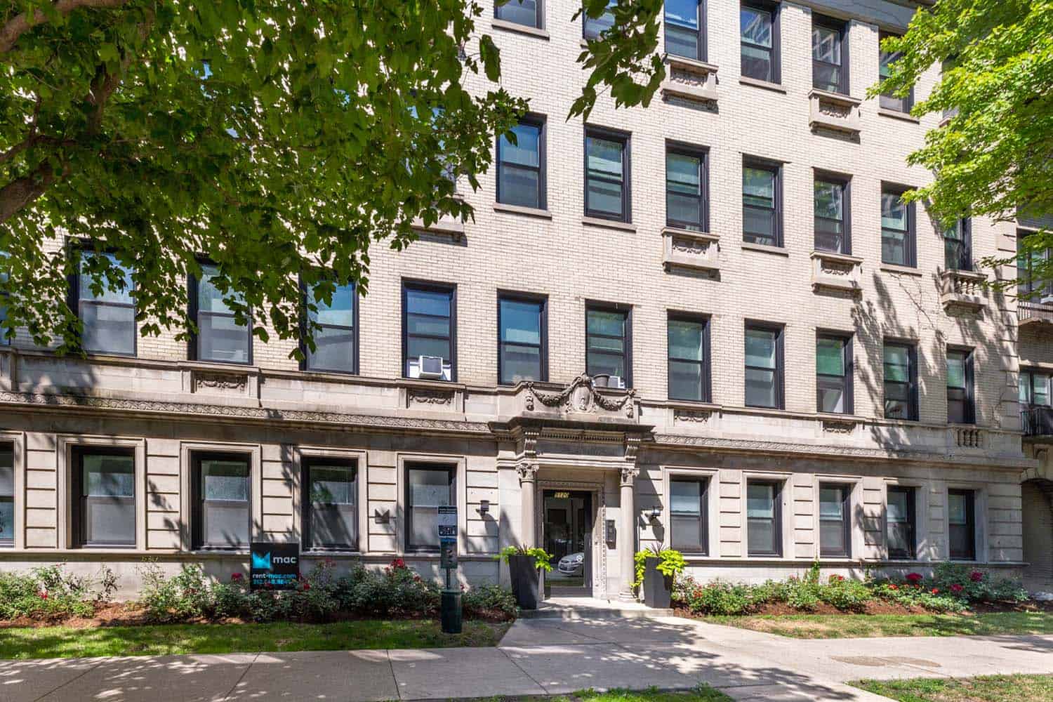 5120 S. Hyde Park Boulevard, Chicago - Chicago, Illinois, United States - Exterior