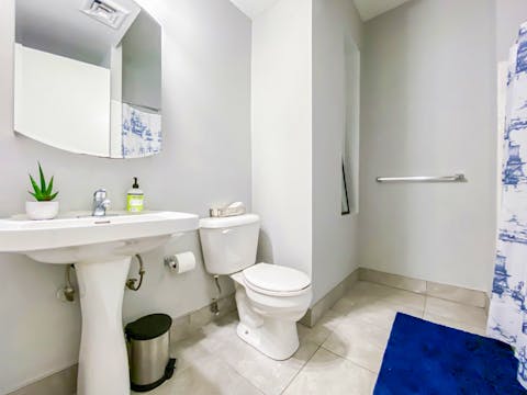 apartment-bathroom-1