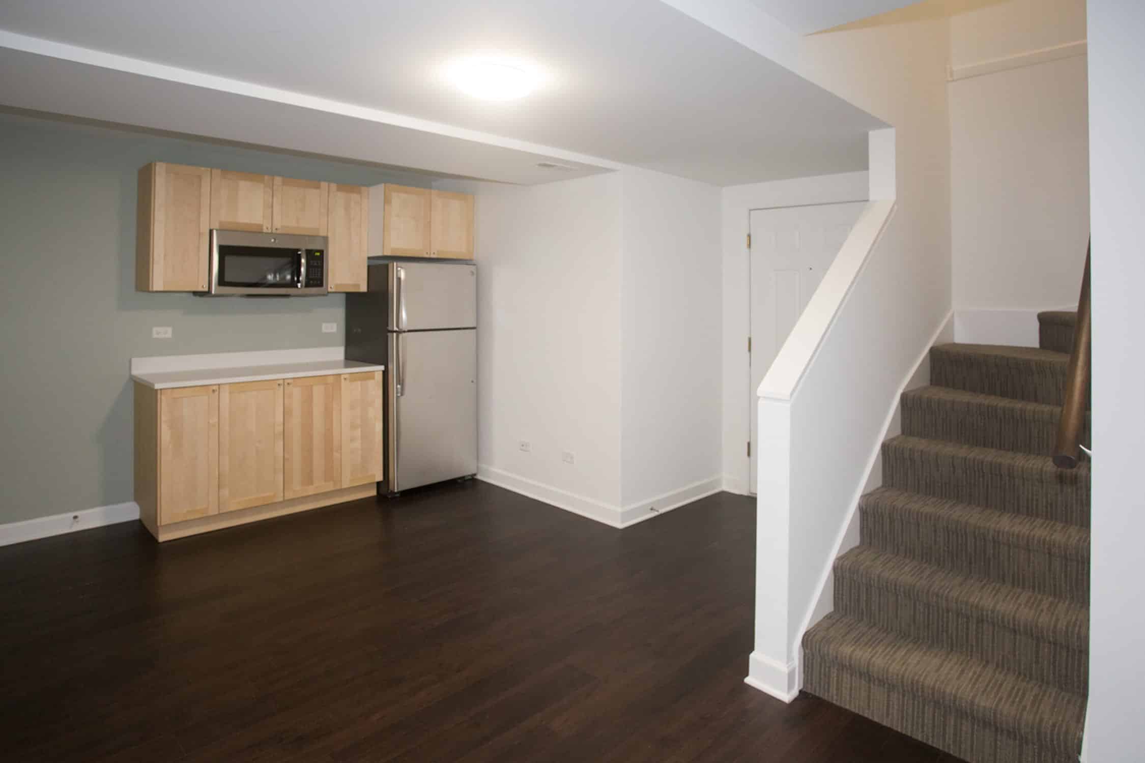 Amenities?w=400&h=260&fit=crop&q=40&auto=format&trim=auto