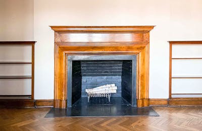 Cloisters- Interior- Fireplace-1500x1000