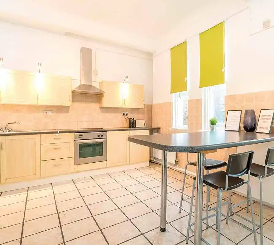 Kitchen?w=400&h=260&fit=crop&q=40&auto=format&trim=auto