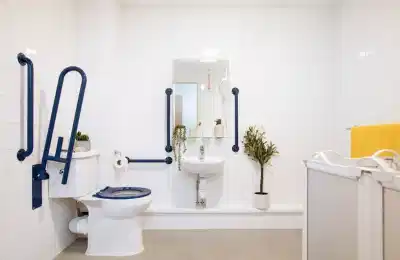 Common Area?w=400&h=260&fit=crop&q=40&auto=format&trim=auto