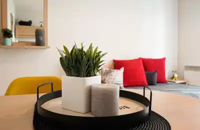 Common Area?w=400&h=260&fit=crop&q=40&auto=format&trim=auto
