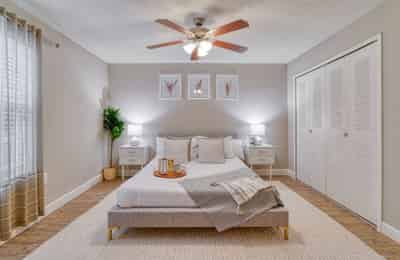 Common Area?w=400&h=260&fit=crop&q=40&auto=format&trim=auto