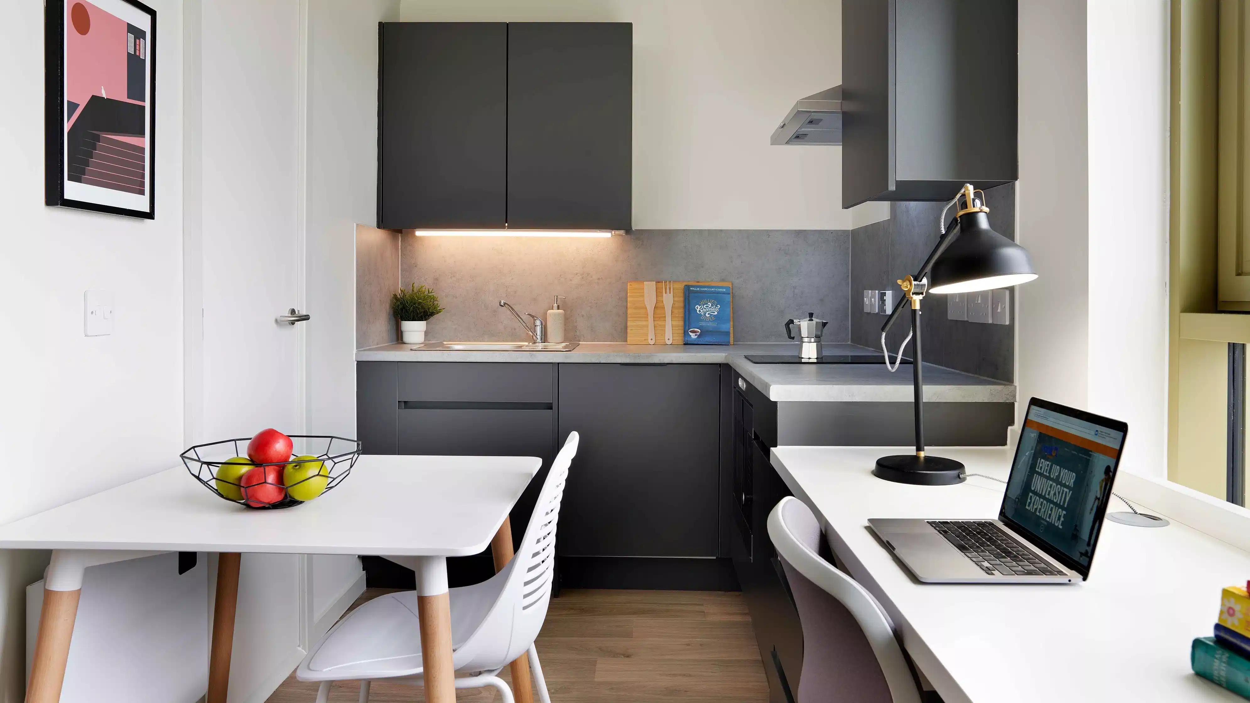 Kitchen?w=400&h=260&fit=crop&q=40&auto=format&trim=auto