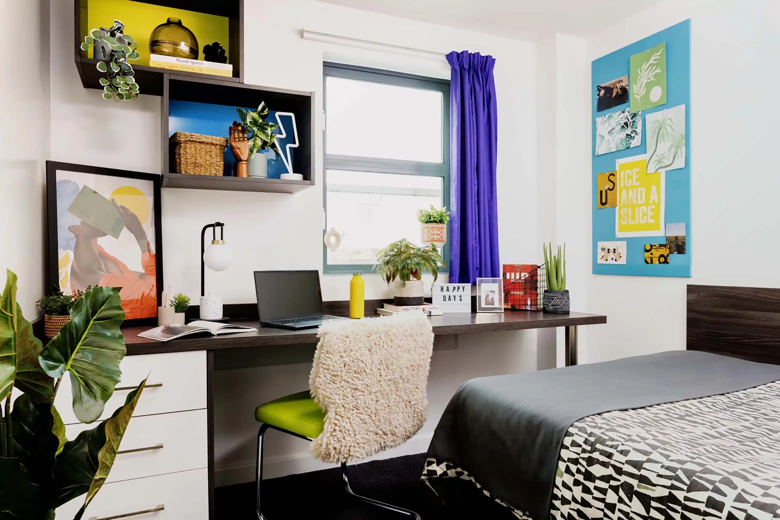 Amenities?w=400&h=260&fit=crop&q=40&auto=format&trim=auto
