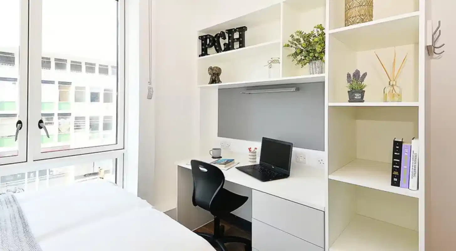 Amenities?w=400&h=260&fit=crop&q=40&auto=format&trim=auto