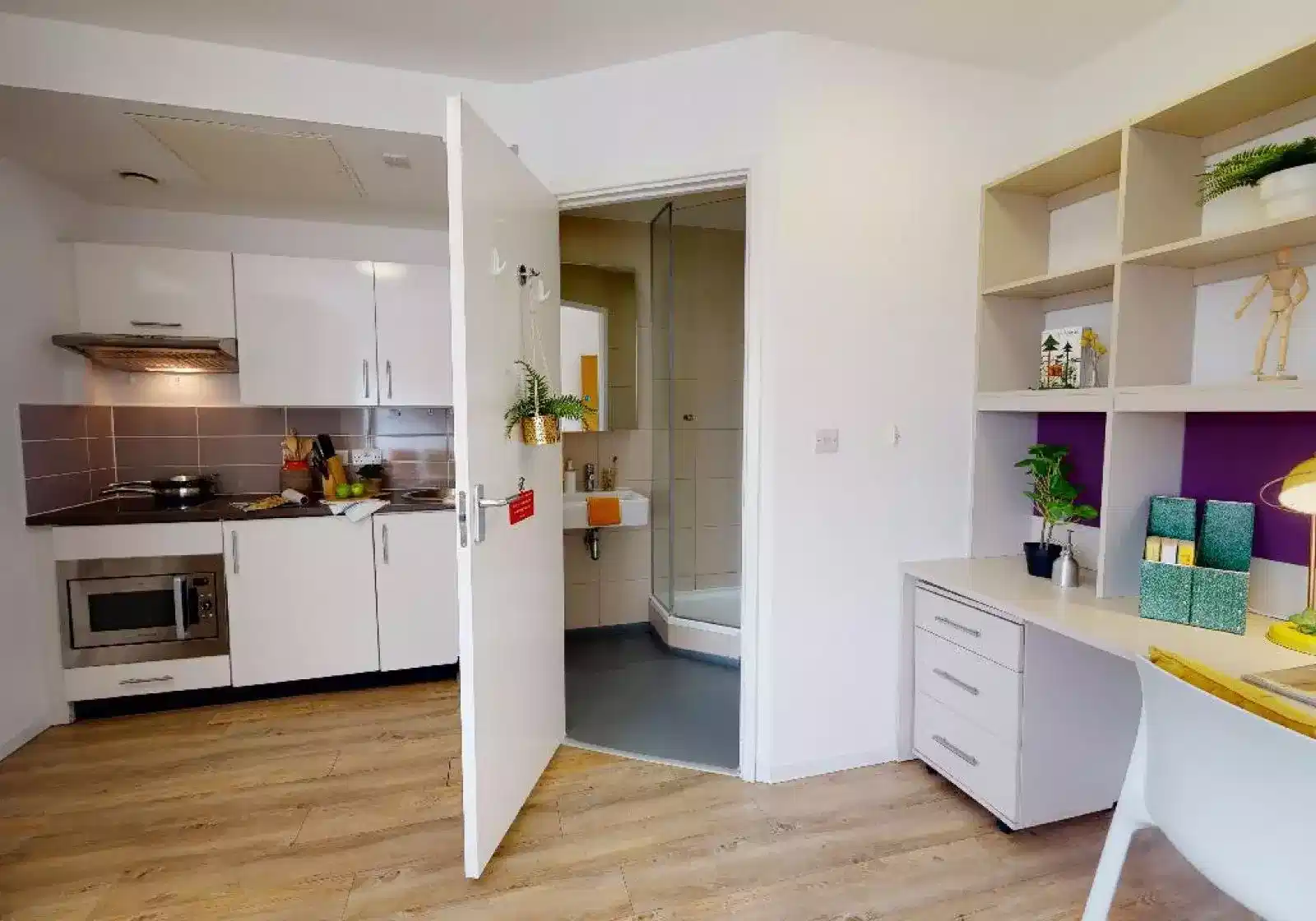 Amenities?w=400&h=260&fit=crop&q=40&auto=format&trim=auto