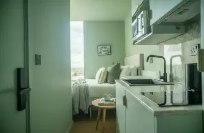 Amenities?w=400&h=260&fit=crop&q=40&auto=format&trim=auto