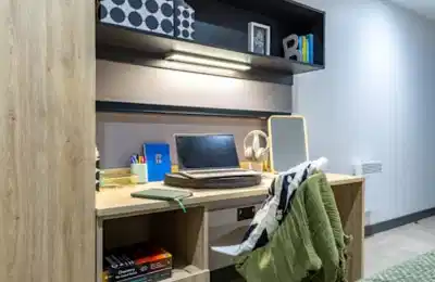 Amenities?w=400&h=260&fit=crop&q=40&auto=format&trim=auto