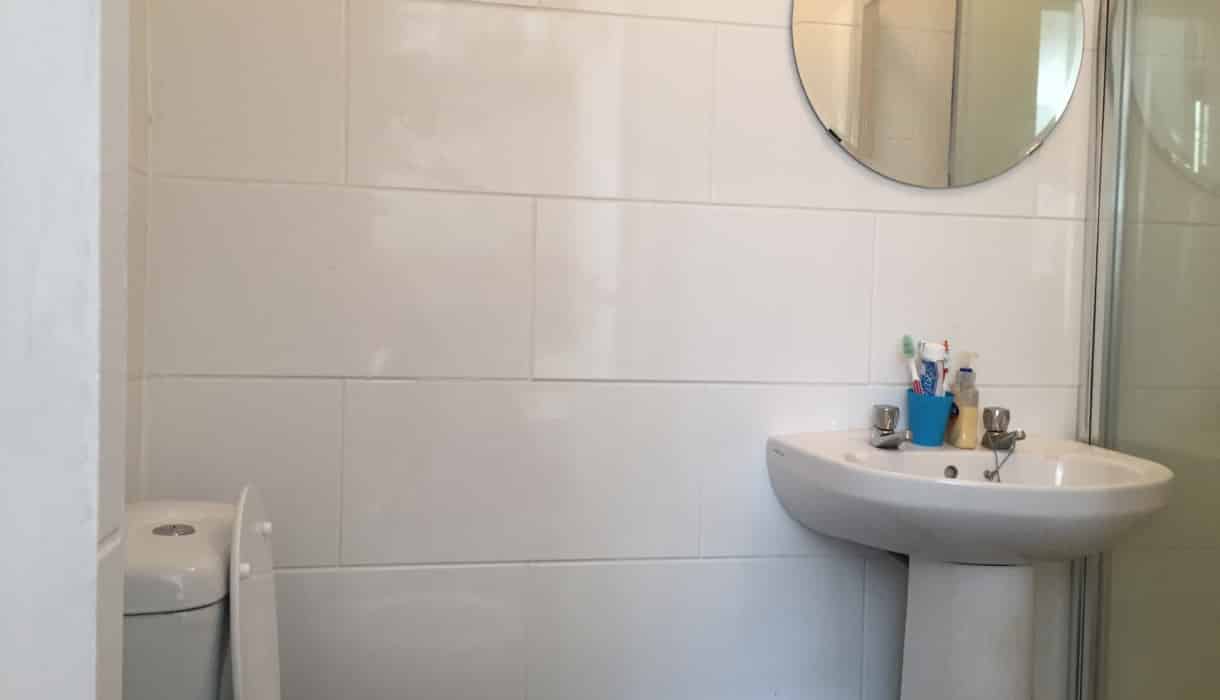 Trash House, Limerick - Cork, Ireland - Bathroom