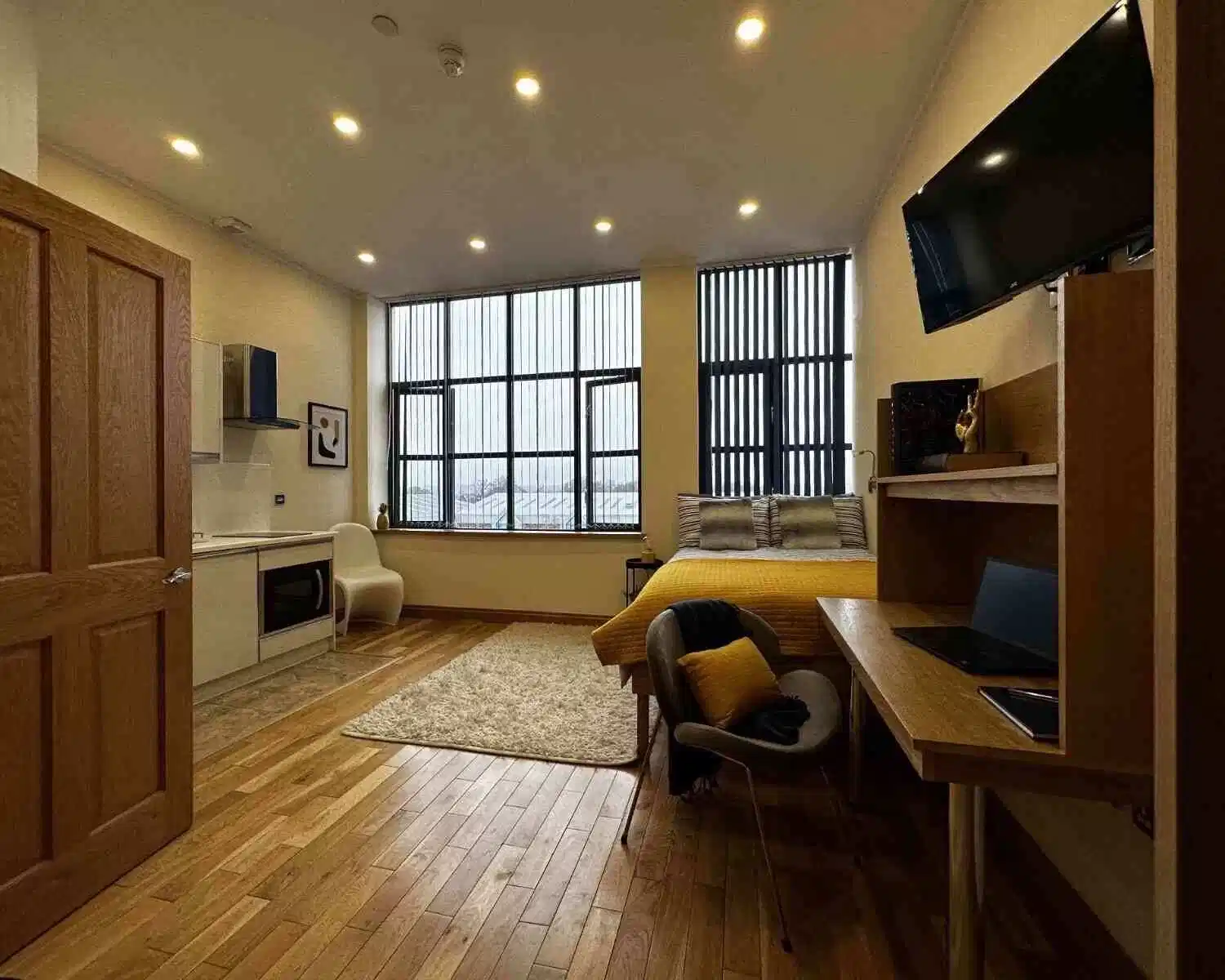 Amenities?w=400&h=260&fit=crop&q=40&auto=format&trim=auto
