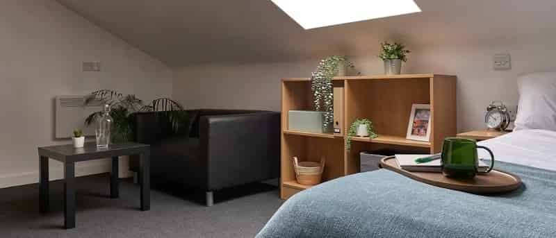Common Area?w=400&h=260&fit=crop&q=40&auto=format&trim=auto