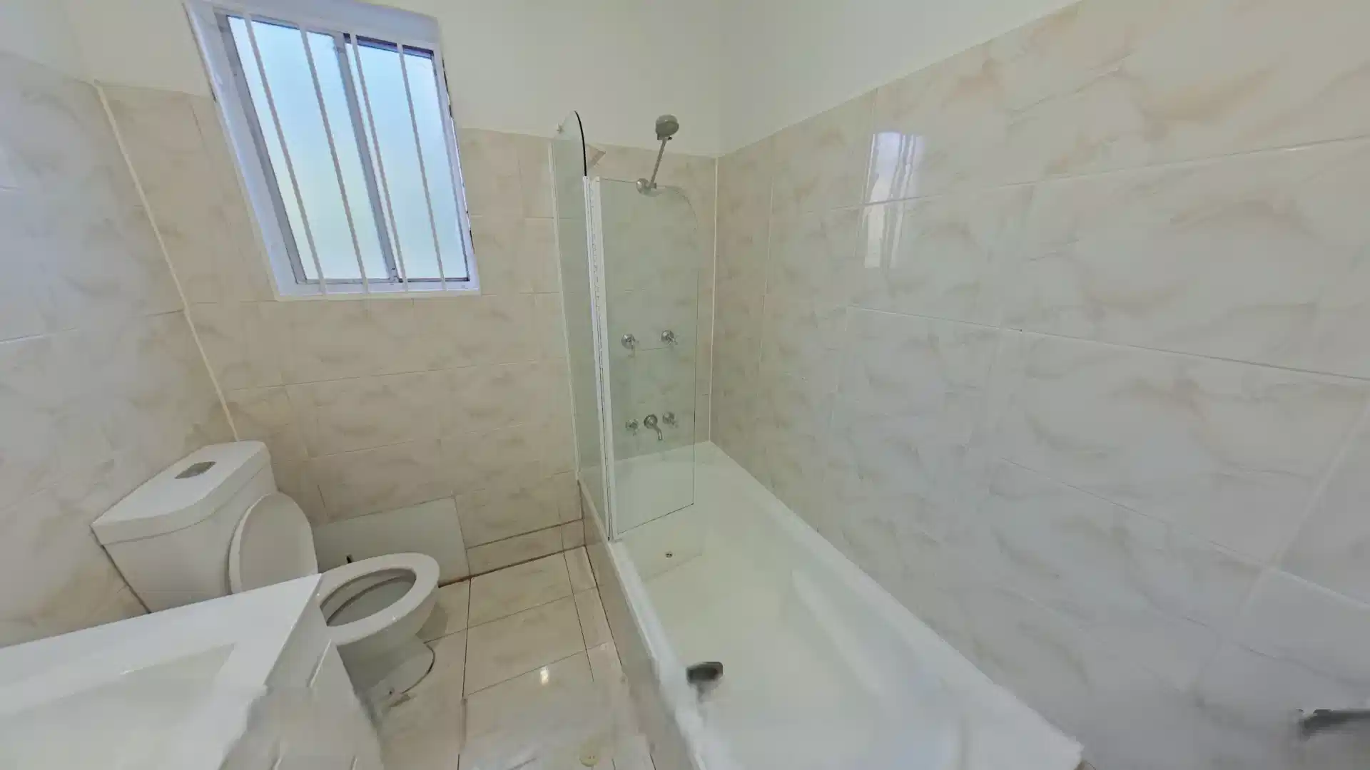 Kitchen?w=400&h=260&fit=crop&q=40&auto=format&trim=auto
