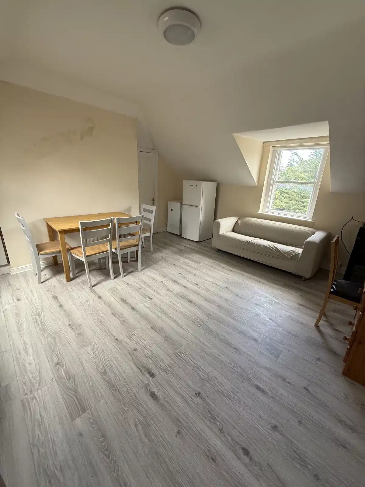 Room in a 14 Bedroom Apartment, 3 Clonskeagh Road, Rathmines, Dublin (D06 W0X9) - Dublin, Ireland - 3 Bedroom 2 Bathroom Apartment - Amenities