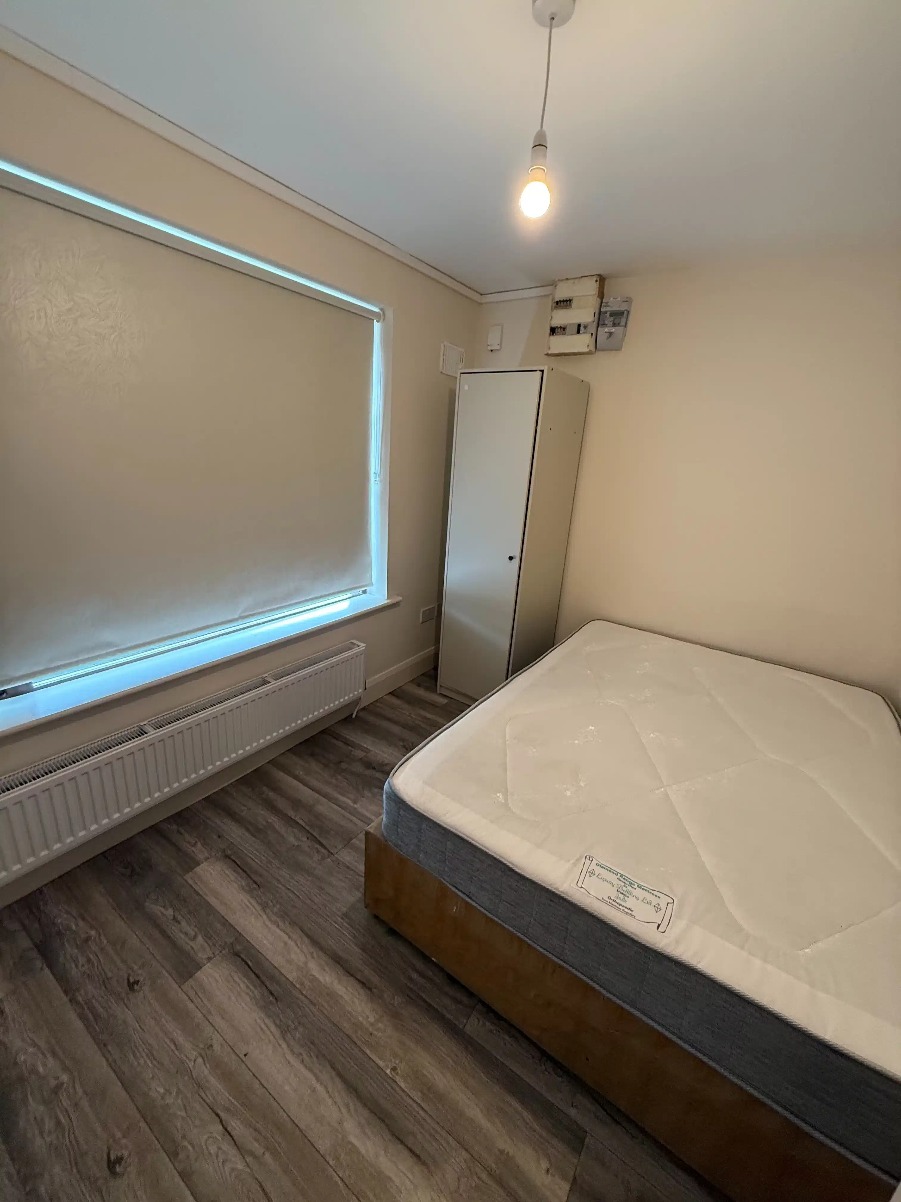 Room in a 9 Bedroom Apartment, 103 Palmerstown Woods, Clondalkin, Dublin (D22 V527) - Dublin, Ireland - 9 Bedroom 6 Bathroom Apartment - Bedroom