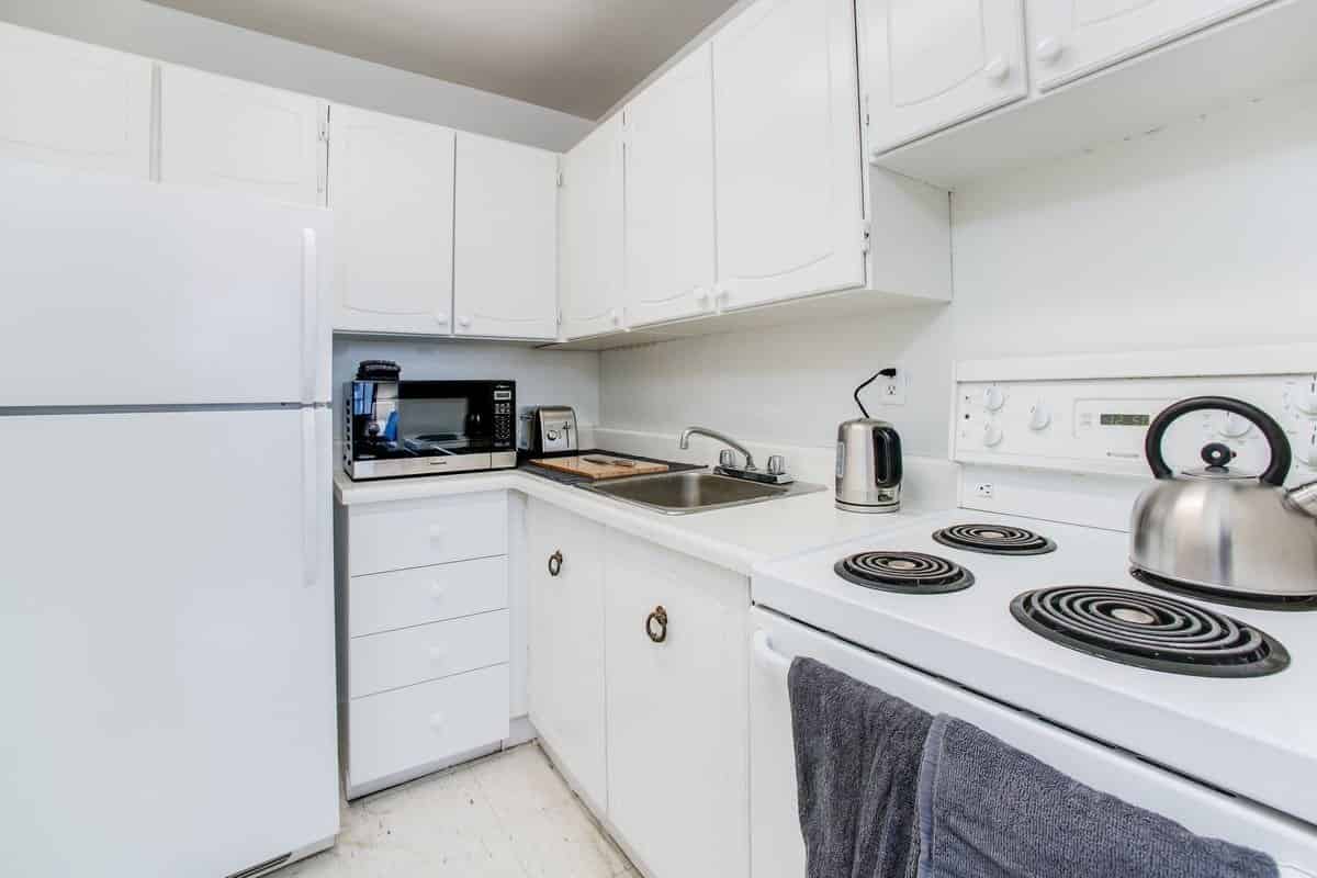 Pearson Housing Carlton Street, Toronto - Toronto, Ontario, Canada - Kitchen