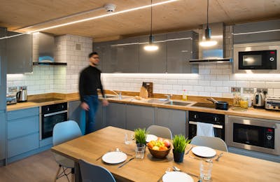 11. Kitchen & Living Area
