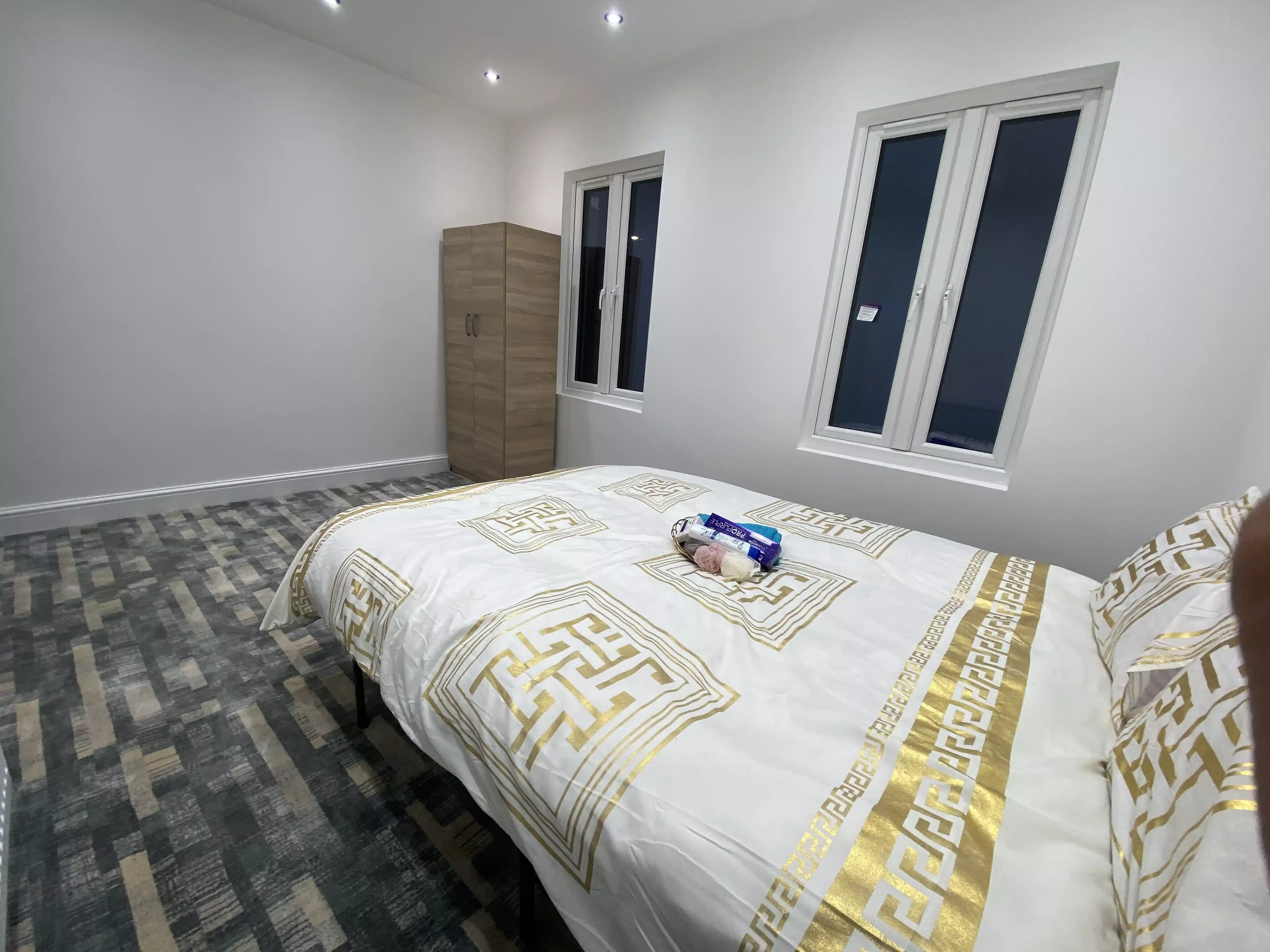 Loft Ensuite - Bedroom?w=400&h=260&fit=crop&q=40&auto=format&trim=auto